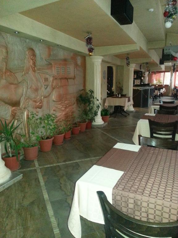 Family Hotel Yola Chepelare Exterior photo