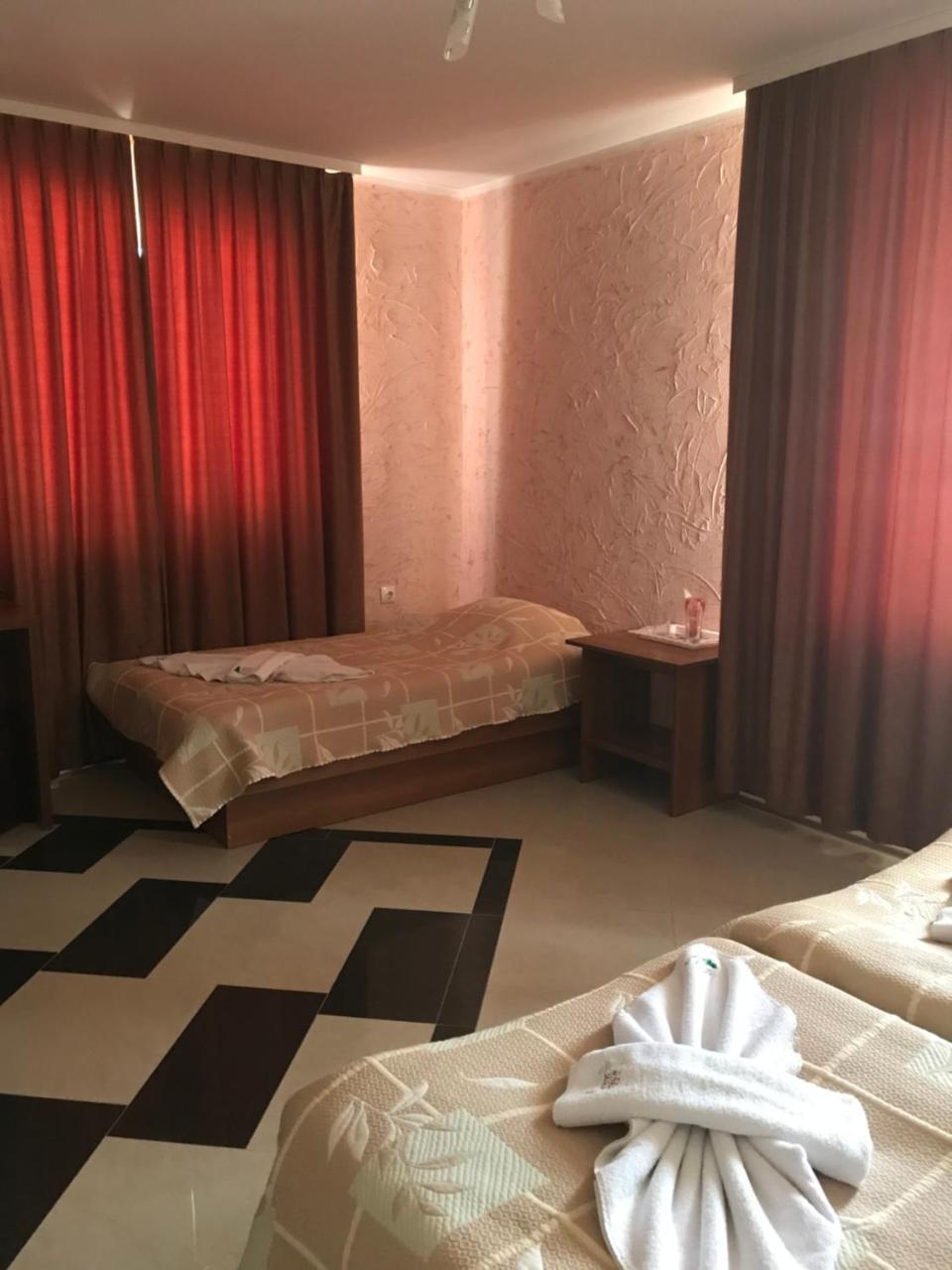 Family Hotel Yola Chepelare Exterior photo